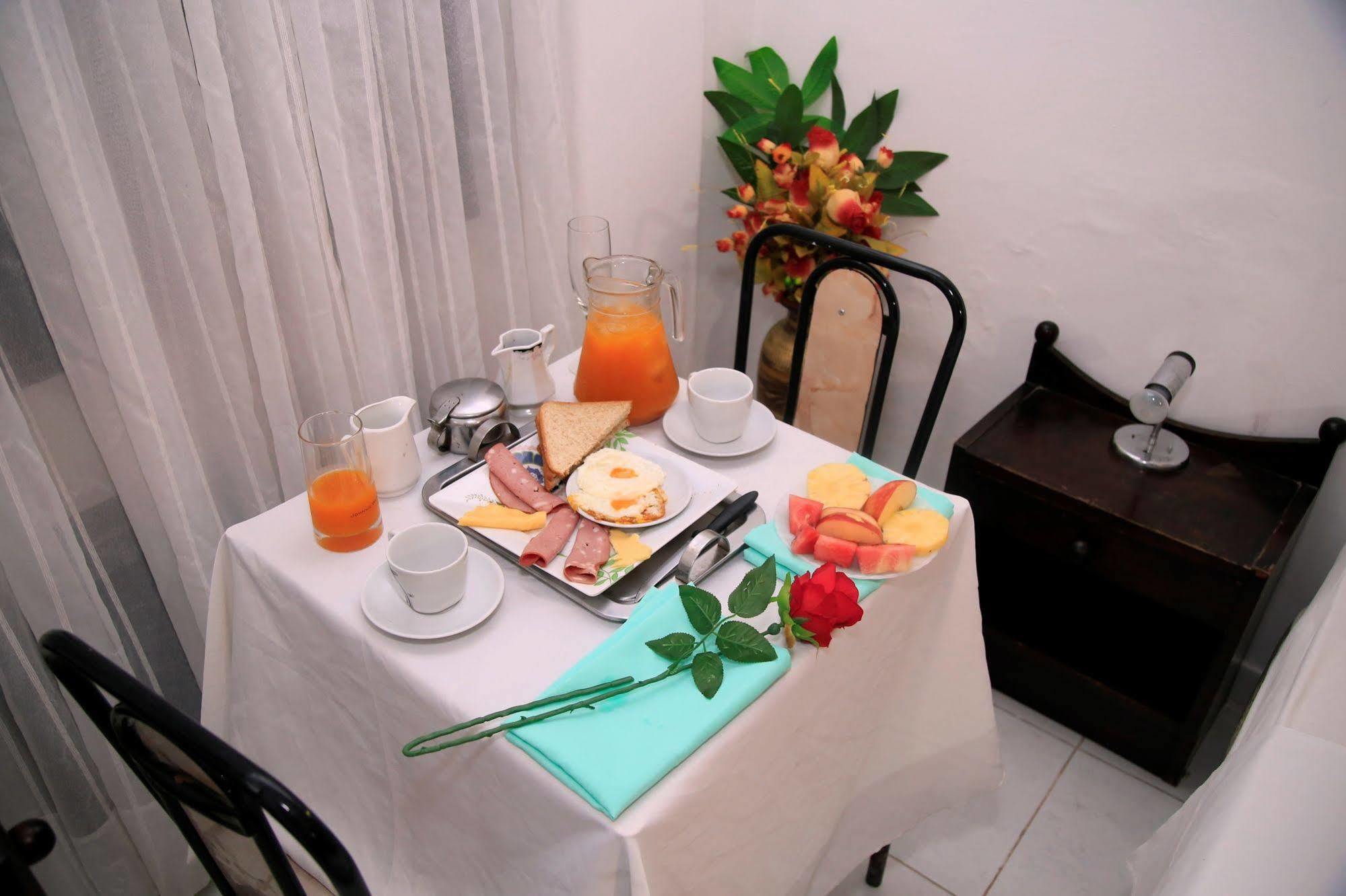 Costanera Hostel Asuncion Ngoại thất bức ảnh