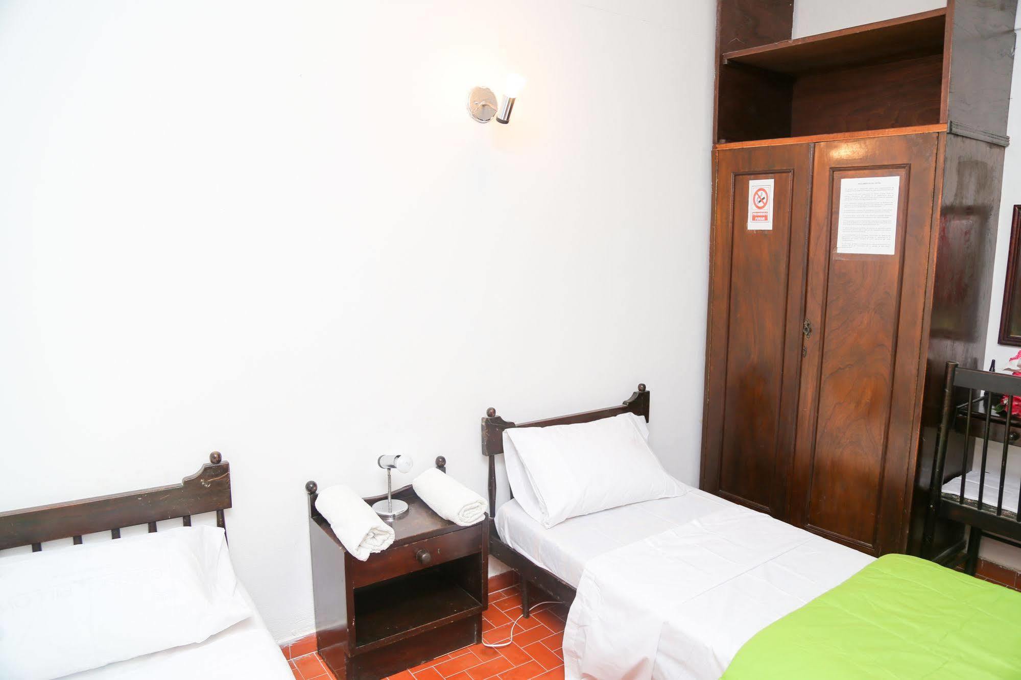 Costanera Hostel Asuncion Ngoại thất bức ảnh