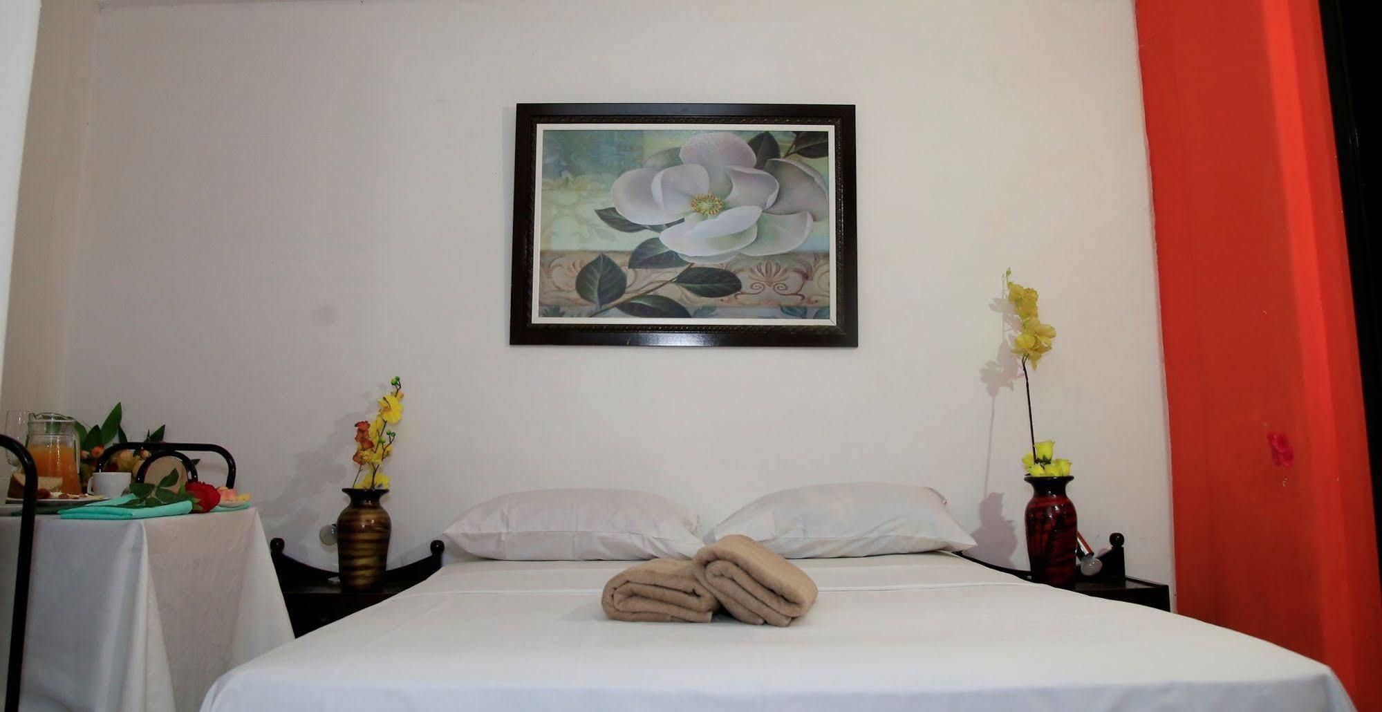 Costanera Hostel Asuncion Ngoại thất bức ảnh