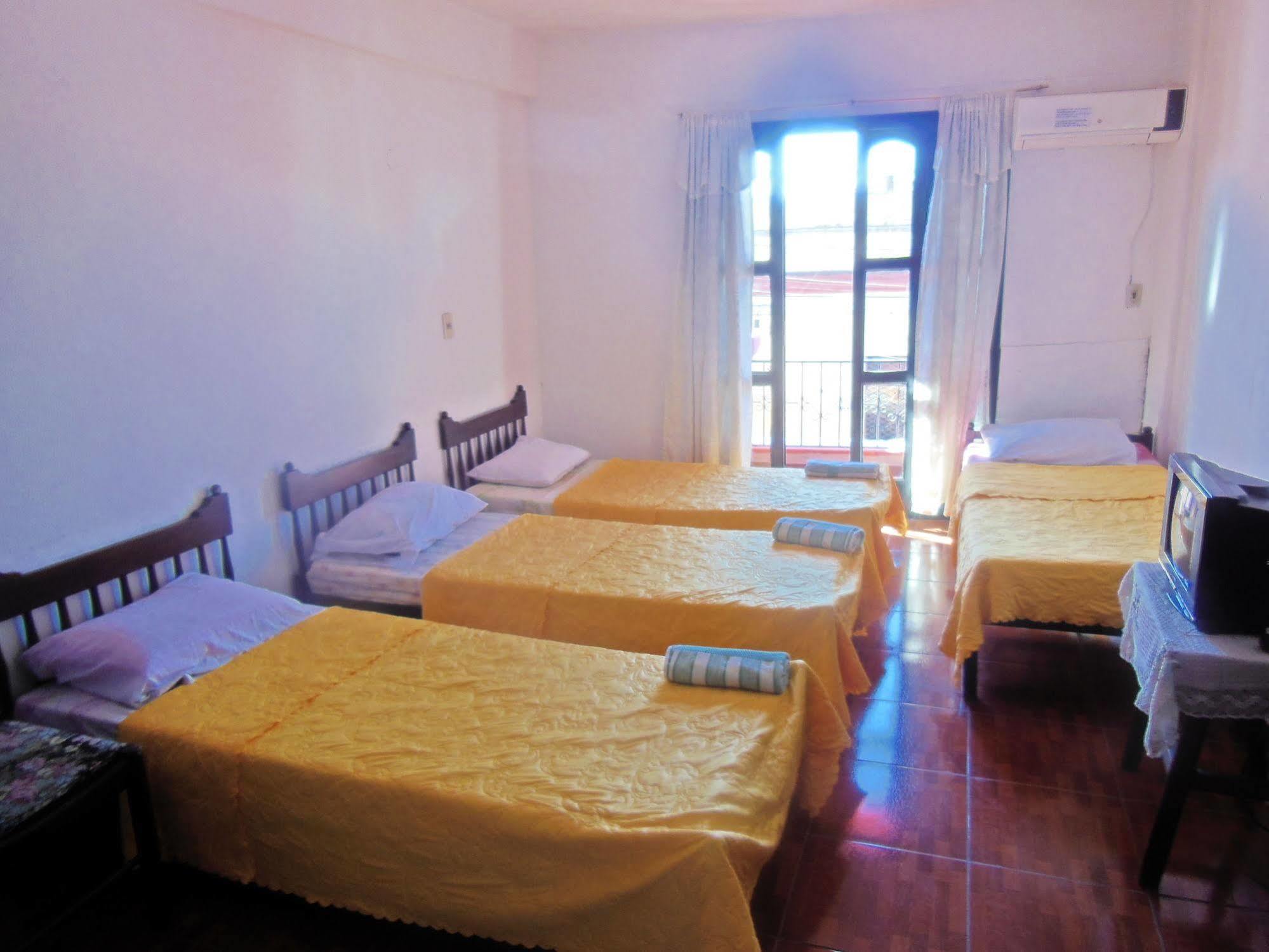 Costanera Hostel Asuncion Ngoại thất bức ảnh