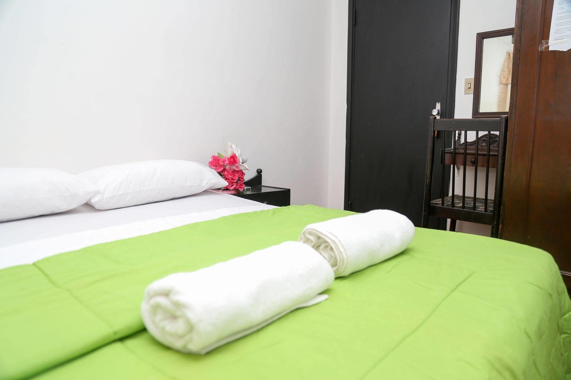 Costanera Hostel Asuncion Ngoại thất bức ảnh