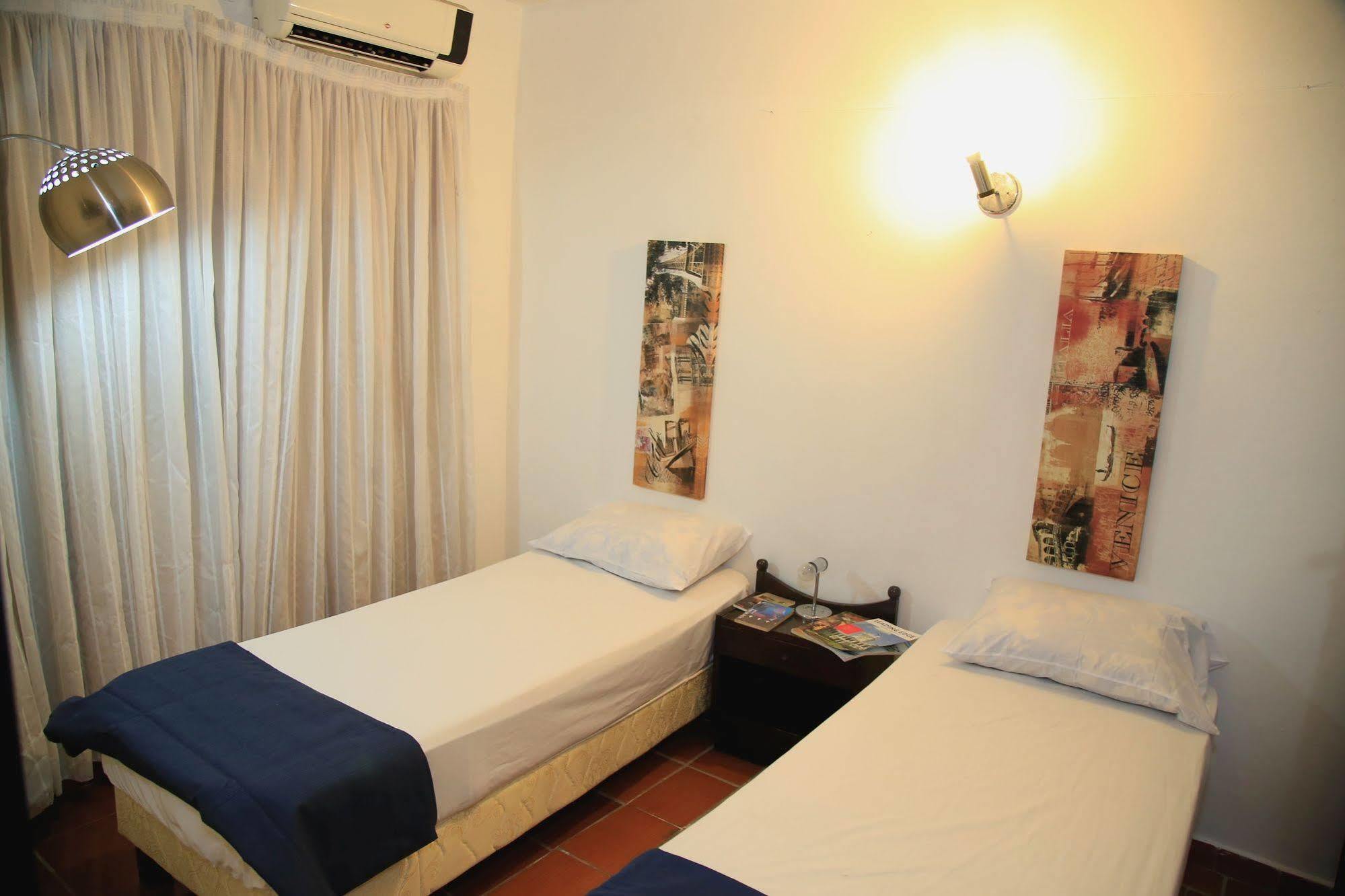 Costanera Hostel Asuncion Ngoại thất bức ảnh